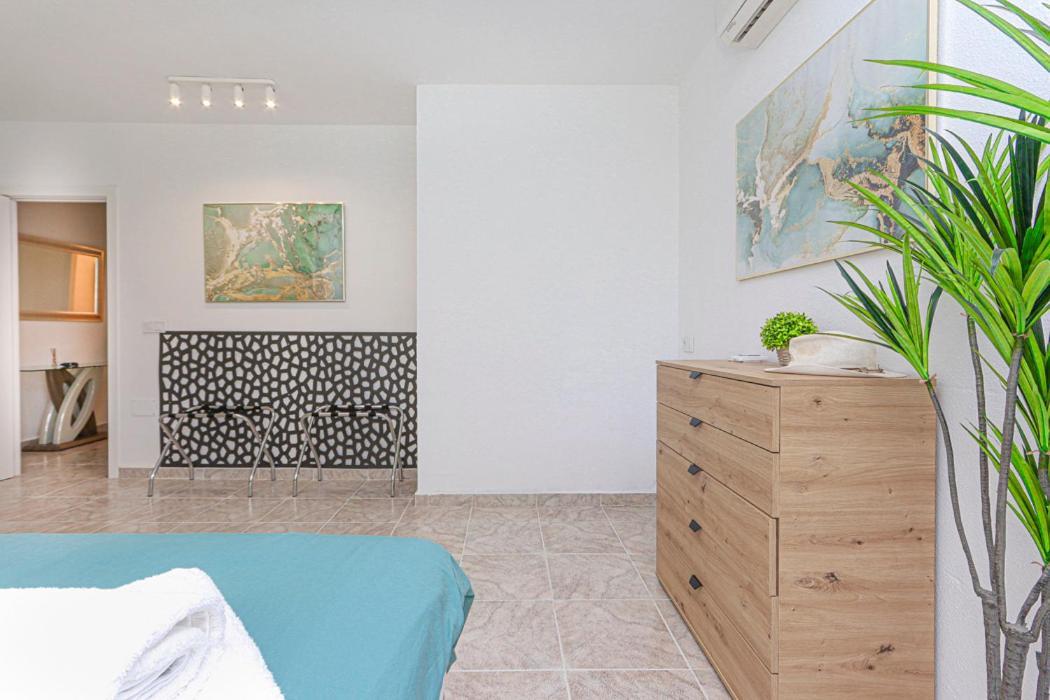 Presidential Suite Villamartin Plaza Av Brisas 67 Alicante Bagian luar foto