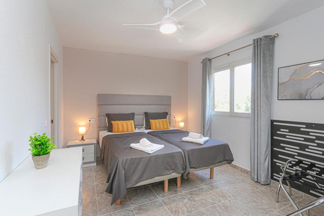 Presidential Suite Villamartin Plaza Av Brisas 67 Alicante Bagian luar foto